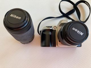 Maquina fotos Nikon F60 con teleobjetivo 75/240