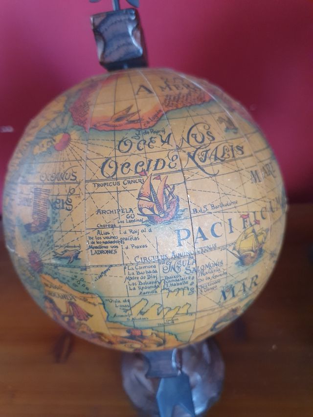 Bola del mundo decorativa