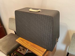 Maquina de coser SINGER y maletín