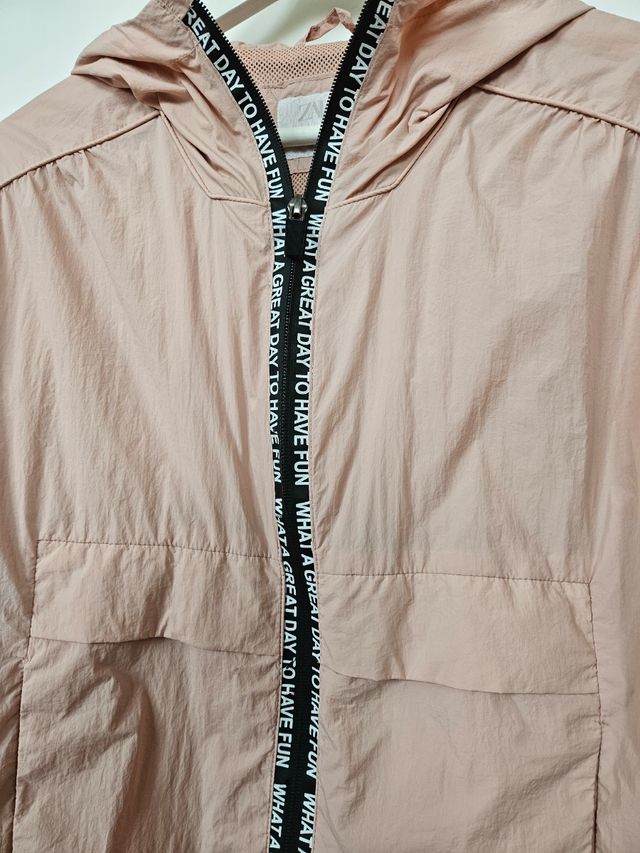 Cortavientos Zara rosa talla 11-12 años