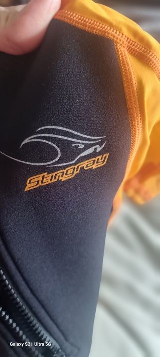 Neopreno niño y mono de baño y camiseta