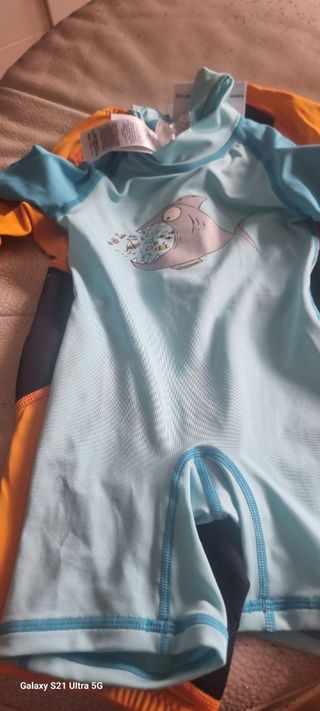 Neopreno niño y mono de baño y camiseta