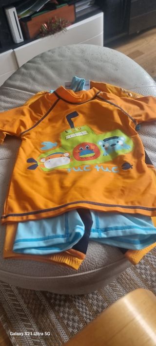 Neopreno niño y mono de baño y camiseta