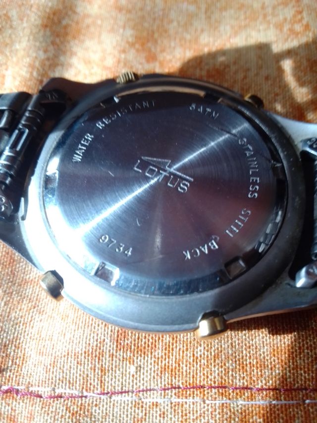 Reloj lotus