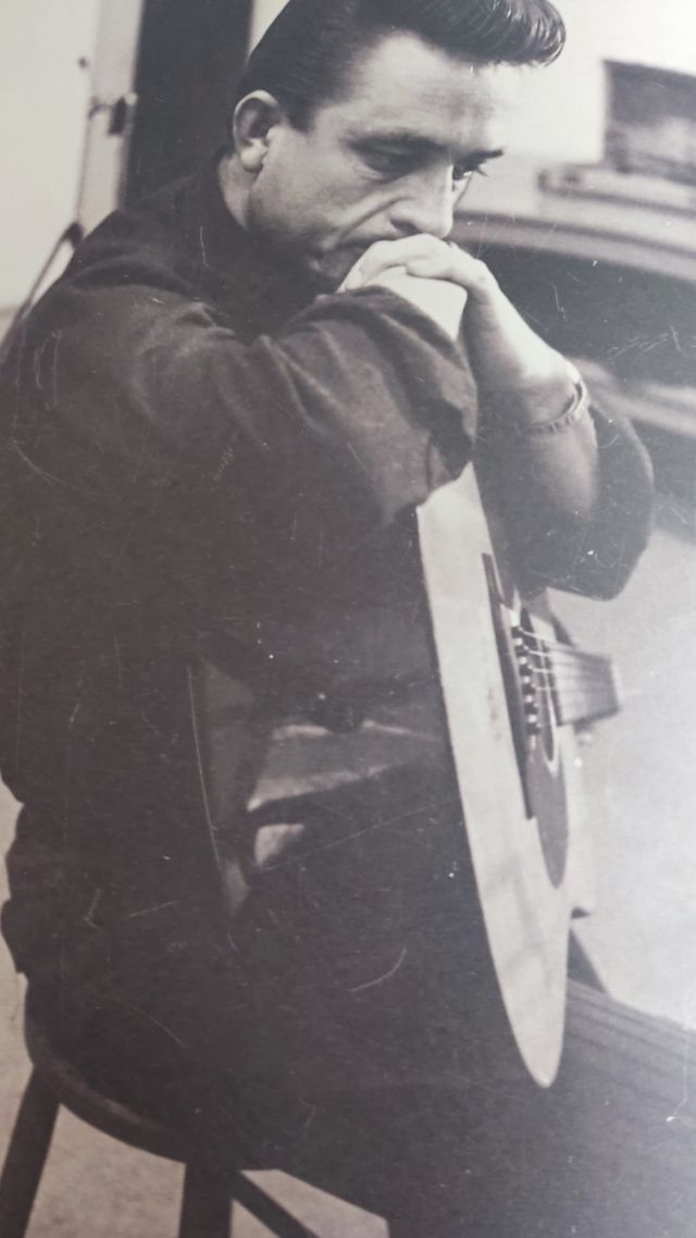 Libro Johnny Cash the legend.