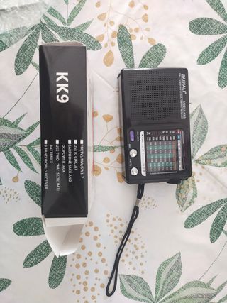 Miniradio de mano con antena telescópica