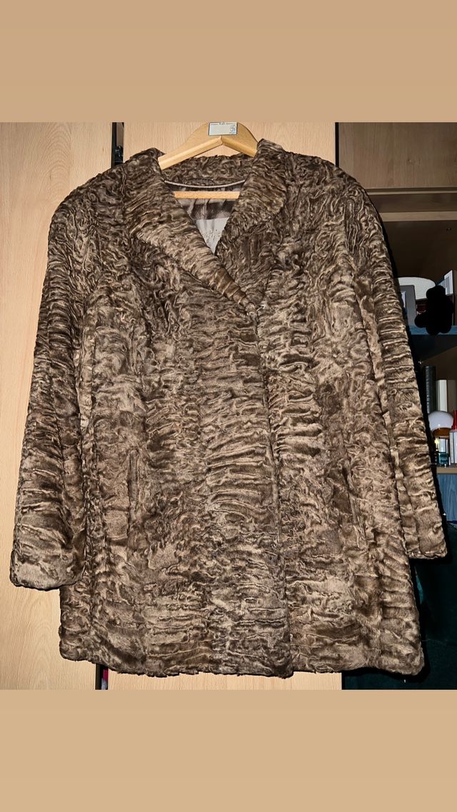 CHAQUETÓN DE PIEL ASTRACÁN