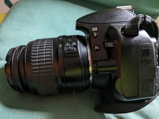 Camara Nikon 3100  con objetivo 18-55mm Vr