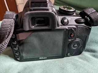 Camara Nikon 3100  con objetivo 18-55mm Vr