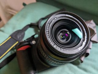 Camara Nikon 3100  con objetivo 18-55mm Vr