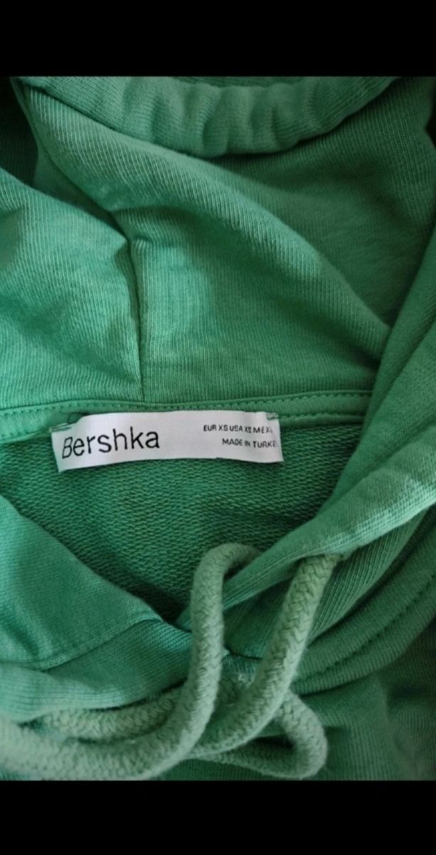 Tre felpe con cappuccio