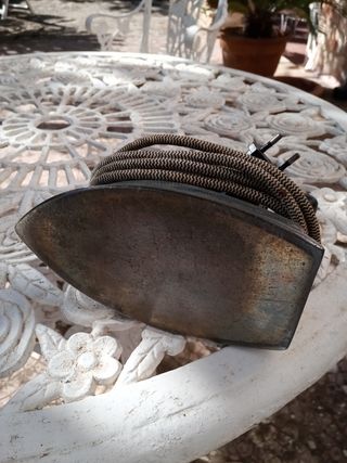 Ferro da stiro elettrico antico