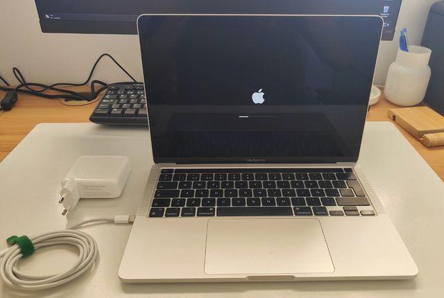 MacBook Pro 13.3" (2020)