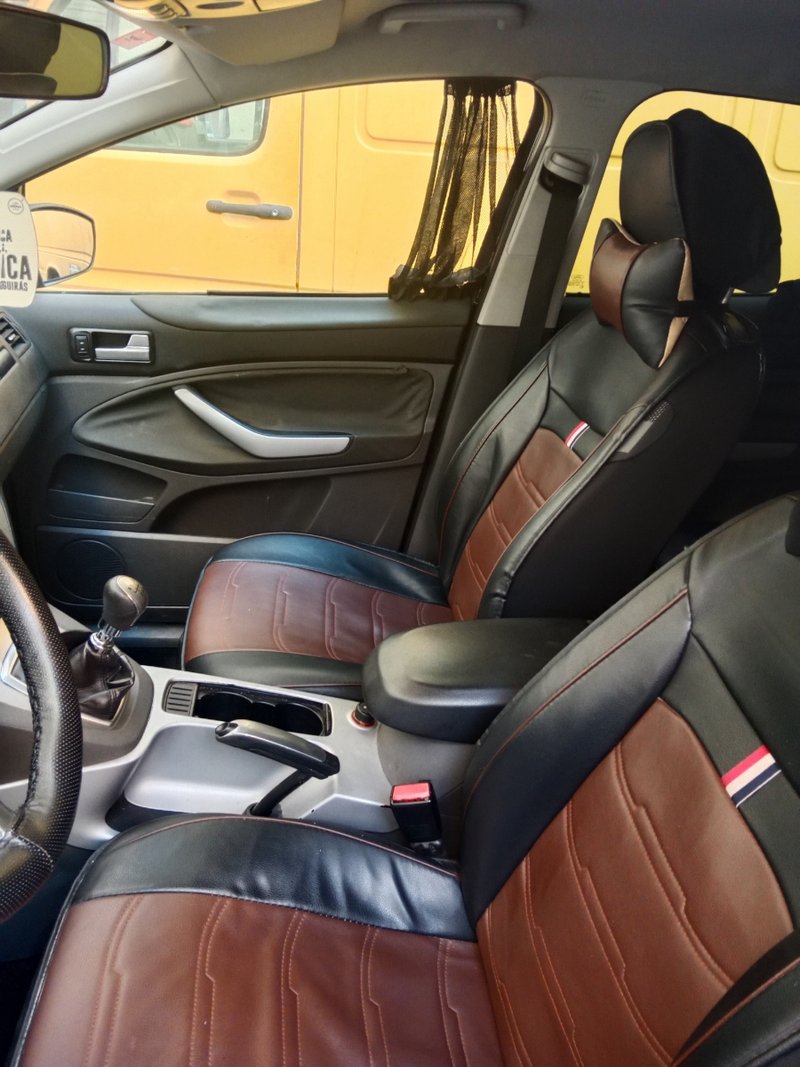 Ford Kuga 2010 - foto 1