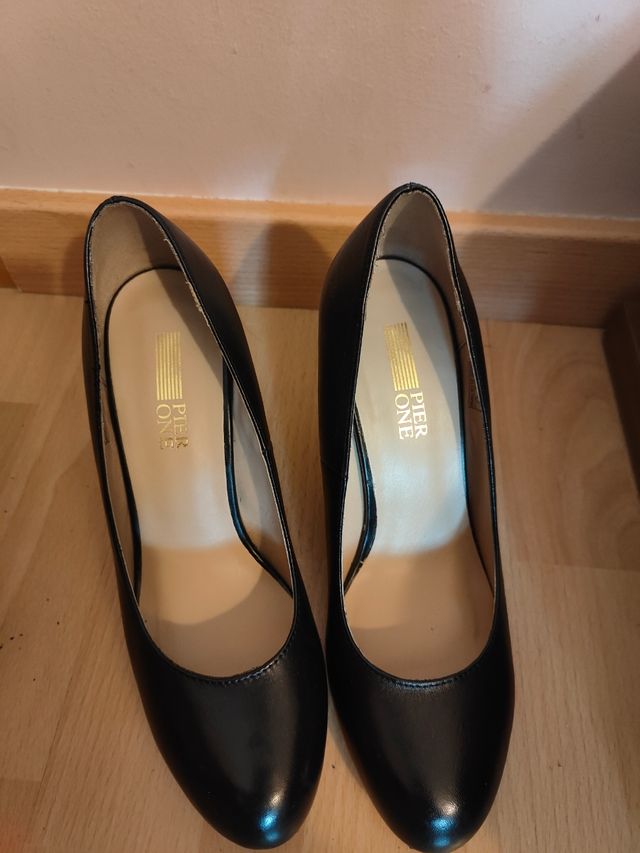 Scarpe nere con tacco alto taglia 38