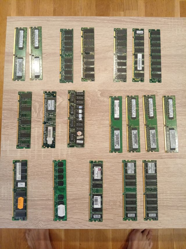 Módulos de memoria Ram retro PC100 y PC133