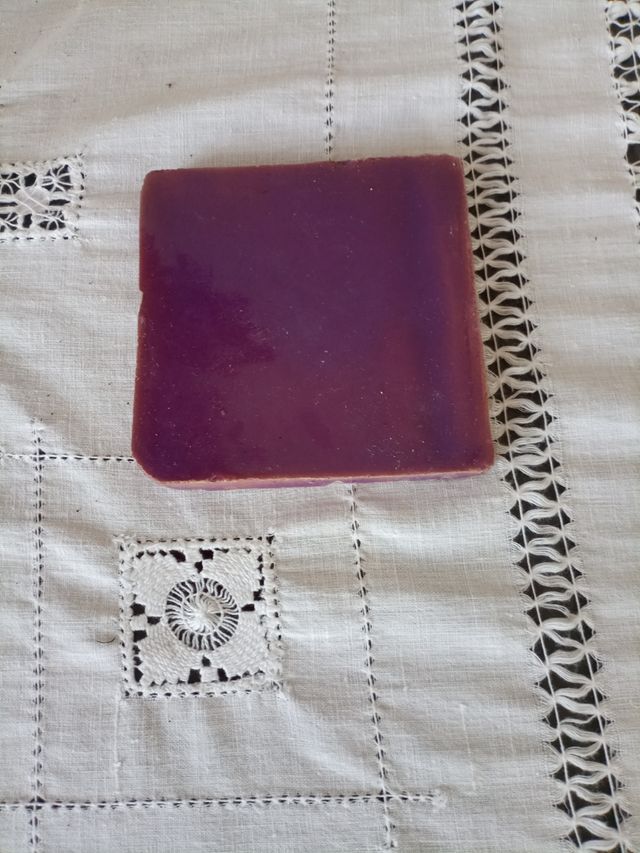 MOLTE piastrelle viola.