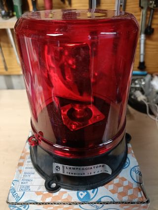 Lampara giratoria para vehículos