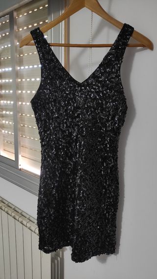 VESTIDO CORTO DE LENTEJUELAS NEGRAS FIESTA 