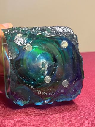 Pieza de cristal numerada Liu Li