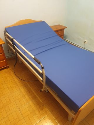 Cama articulada (le falta la barrera izquierda)