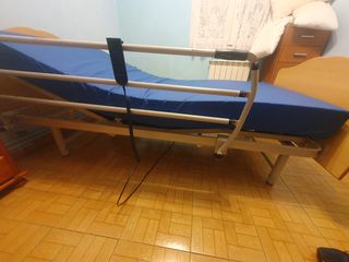 Cama articulada (le falta la barrera izquierda)