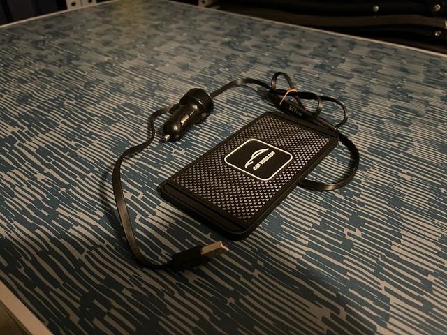 CARGARDOR INALAMBRICO PARA COCHE