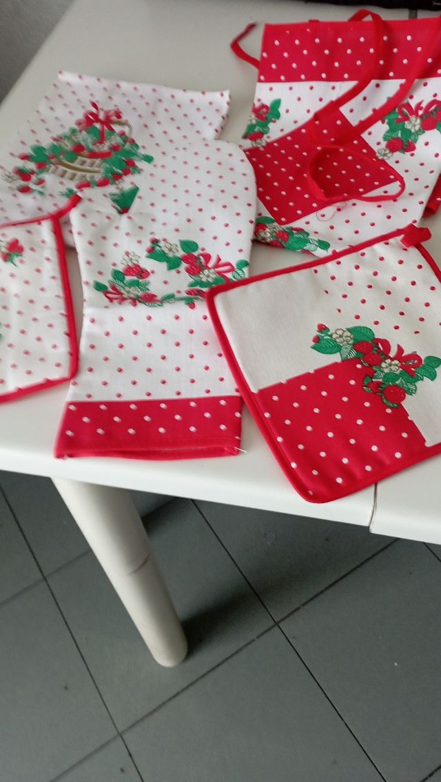 Confezione 5 pezzi nuovo