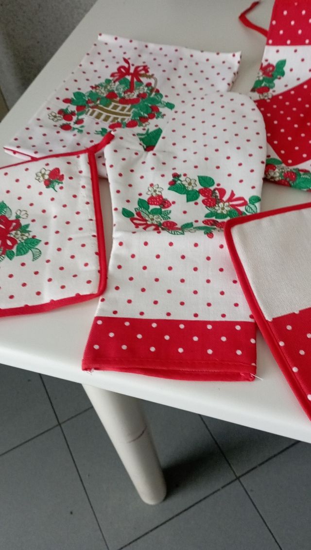 Confezione 5 pezzi nuovo