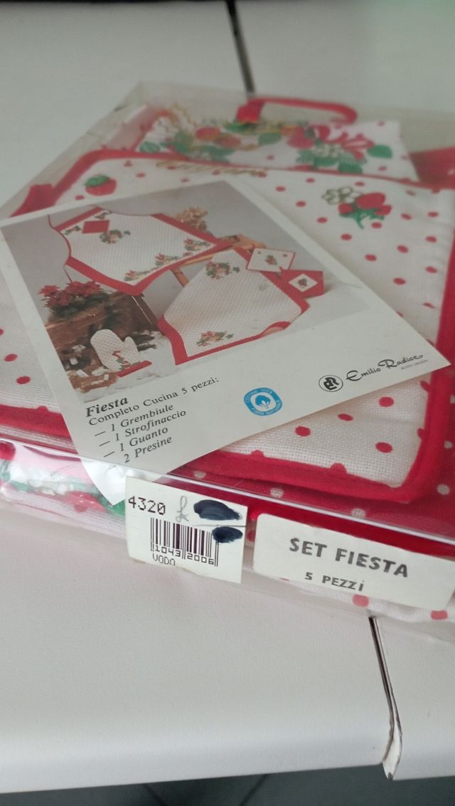 Confezione 5 pezzi nuovo