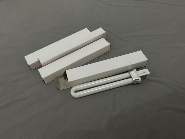 Bombilla para lámpara de secado de uñas.