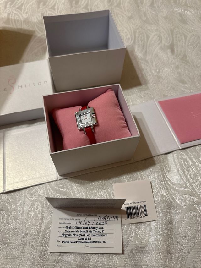Orologio rosso Paris Hilton