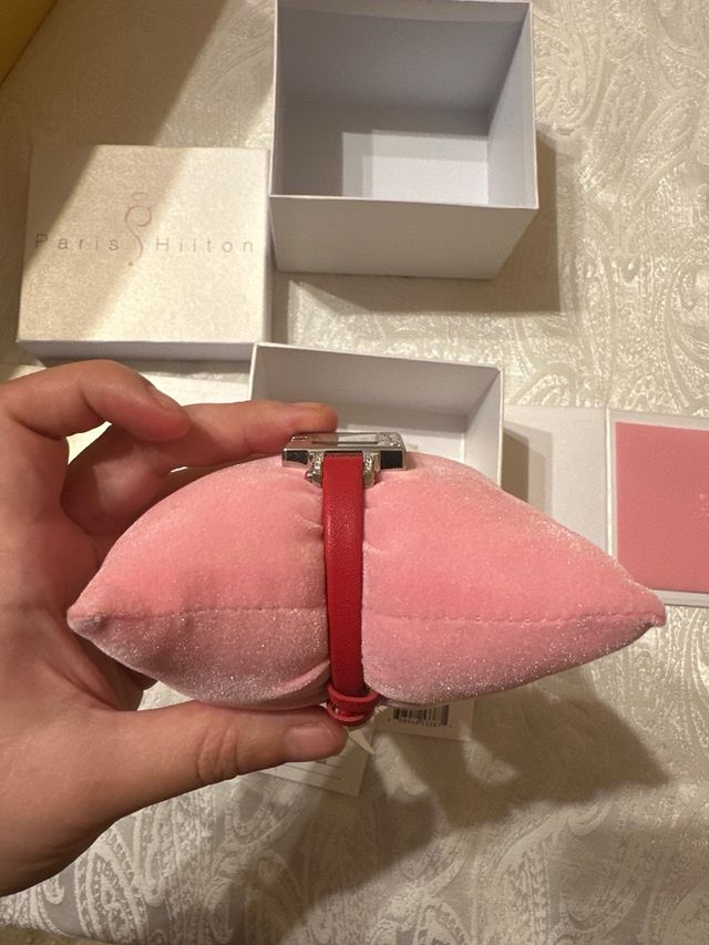 Orologio rosso Paris Hilton