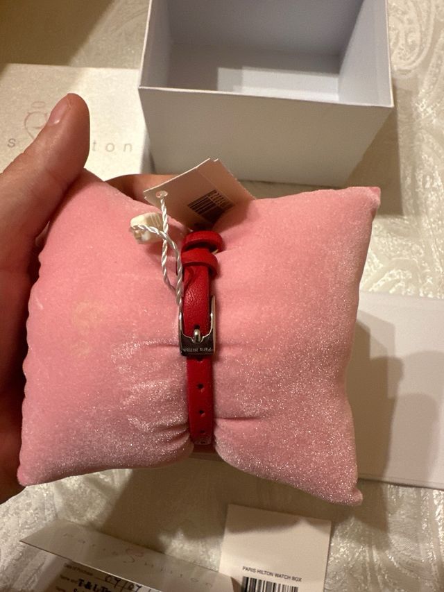 Orologio rosso Paris Hilton