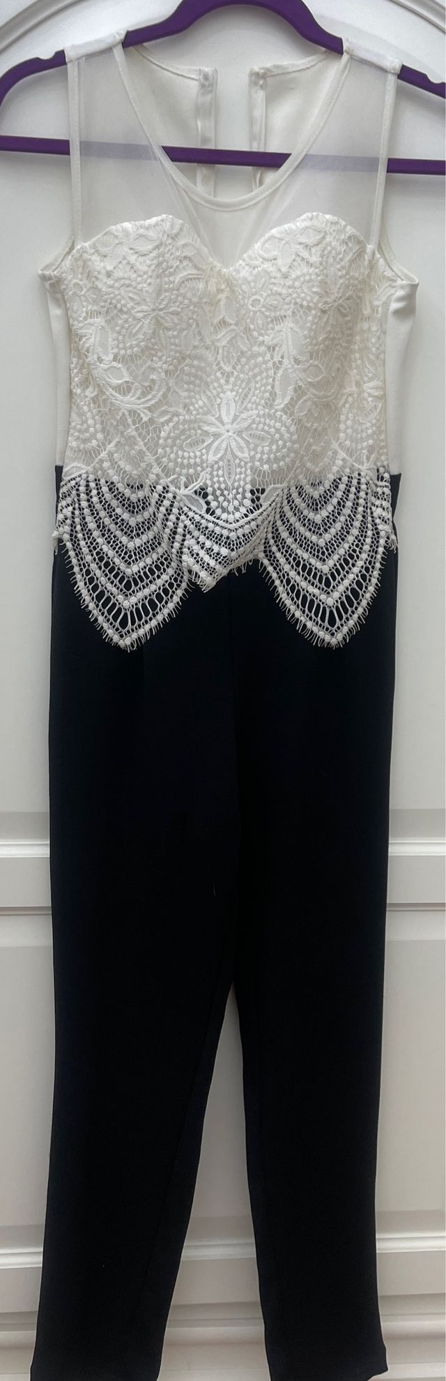 Tuta bianca e nera con inserti pizzo tg S