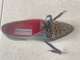 Zapatos oxford negros y leopardo. Talla 39