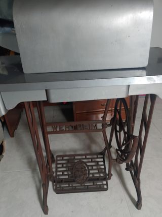 Máquina de coser Wertheim