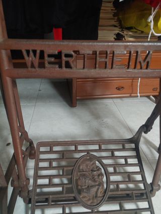 Máquina de coser Wertheim