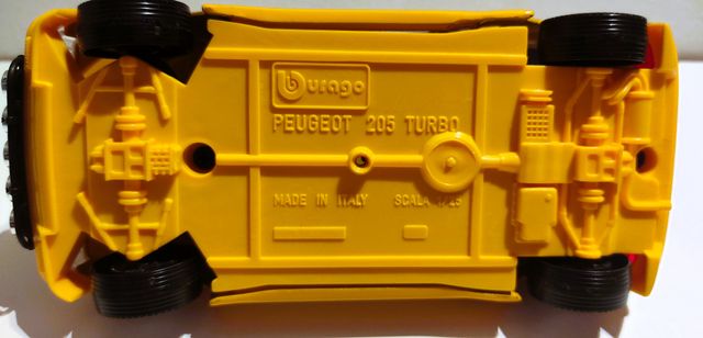 Modellino peugeot 205 turbo rally stradale burago
