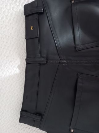 Pantalon de cuero  ZARA