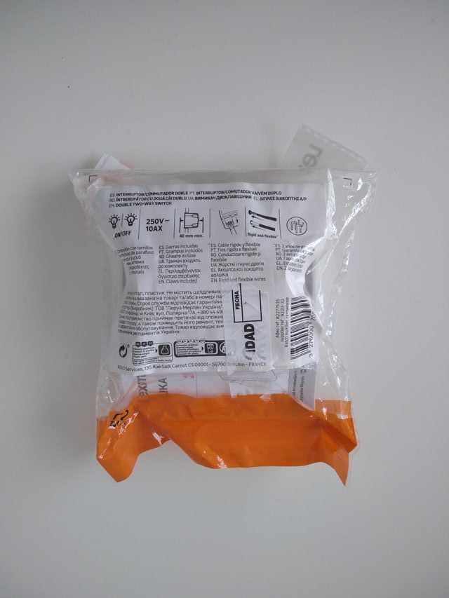 Interruptor conmutador doble monoblock SIN USAR