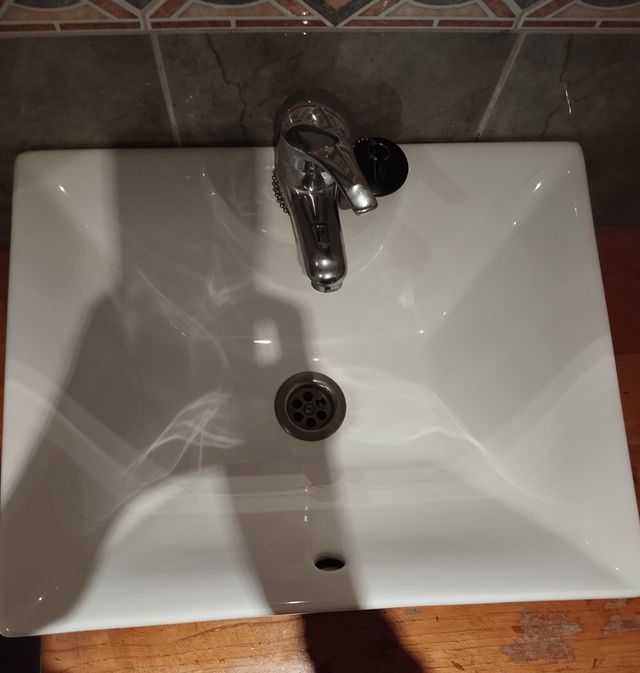 Mueble de baño de madera maciza