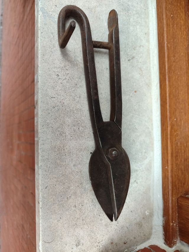 Tijera antigua cortar chapa