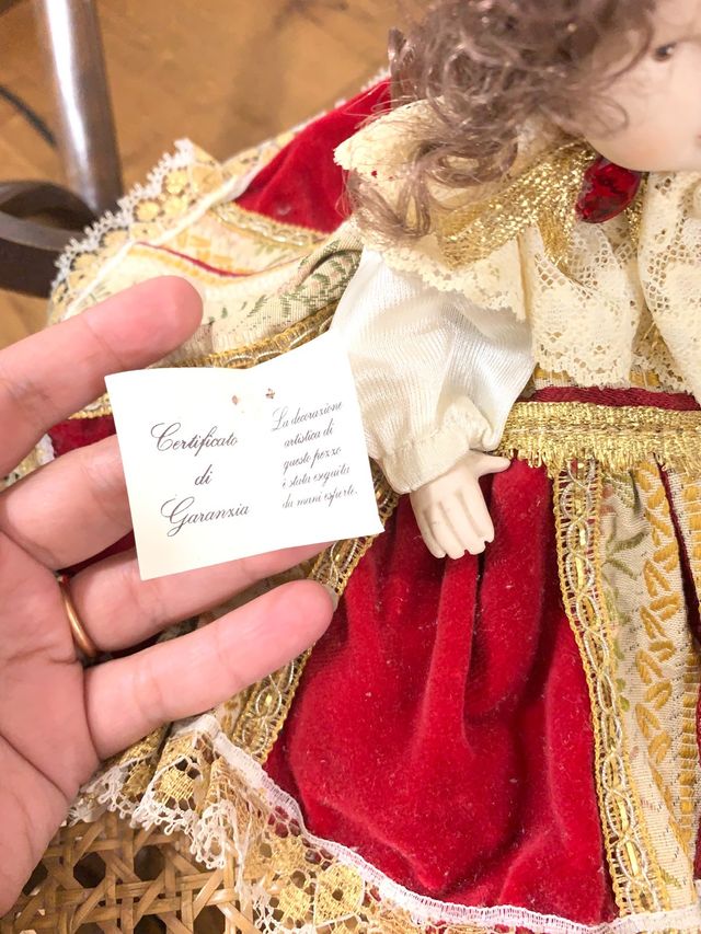 Bambola in porcellana