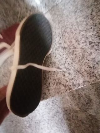 SE VENDEN ZAPATILLAS VANS