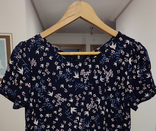 Vestido azul marino flores