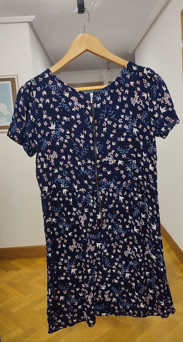 Vestido azul marino flores