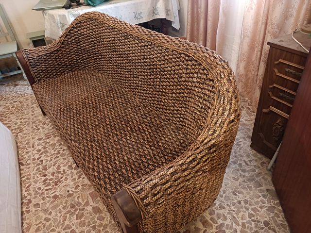 Conjunto sofá butacones y mesa de platanera