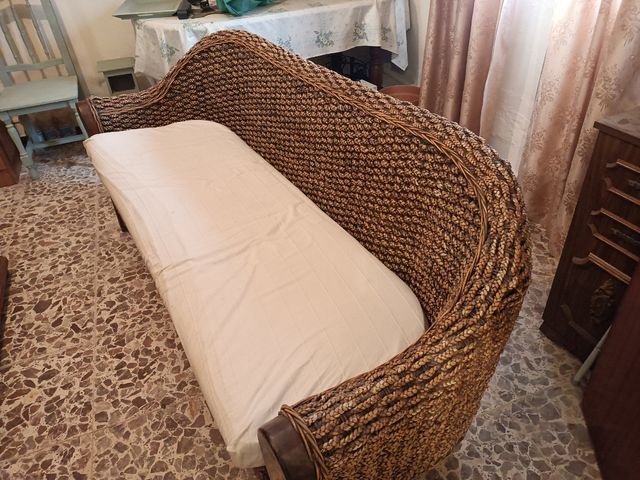 Conjunto sofá butacones y mesa de platanera