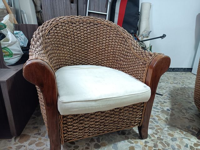 Conjunto sofá butacones y mesa de platanera